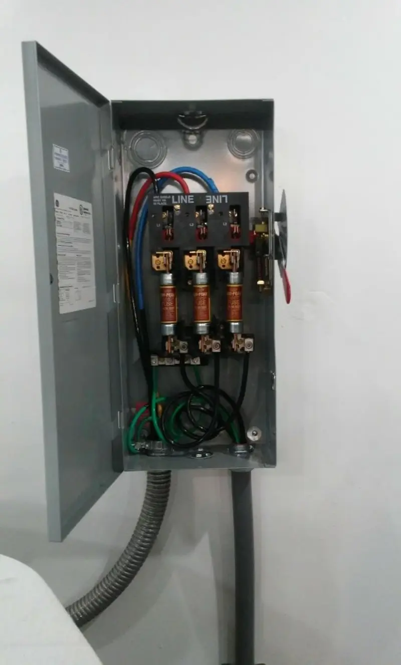 Three-phase disconnect switch installed for Electrical Wiring & Rewiring in Ohio